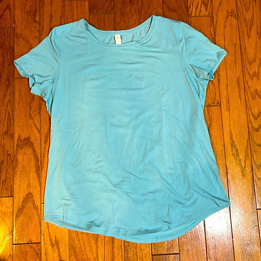 Lululemon Aqua Love Curved-Hem Crewneck T-Shirt Size 8 Never Worn